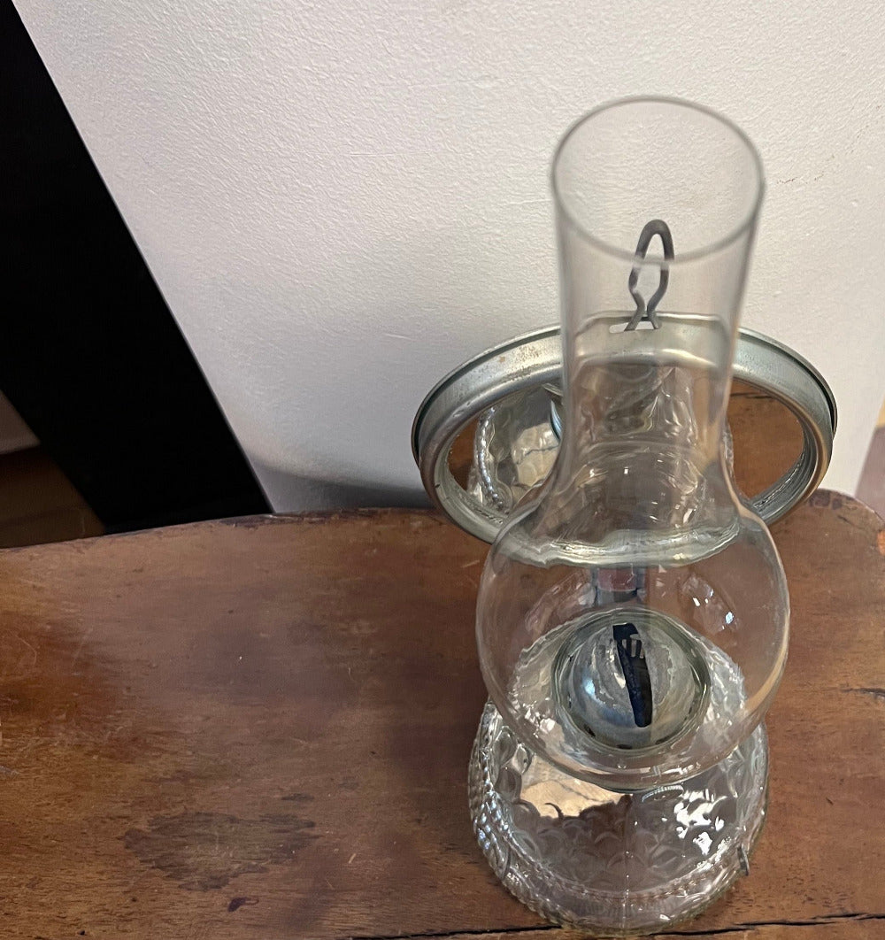 En underbar antik gammal väggfotogenlampa .