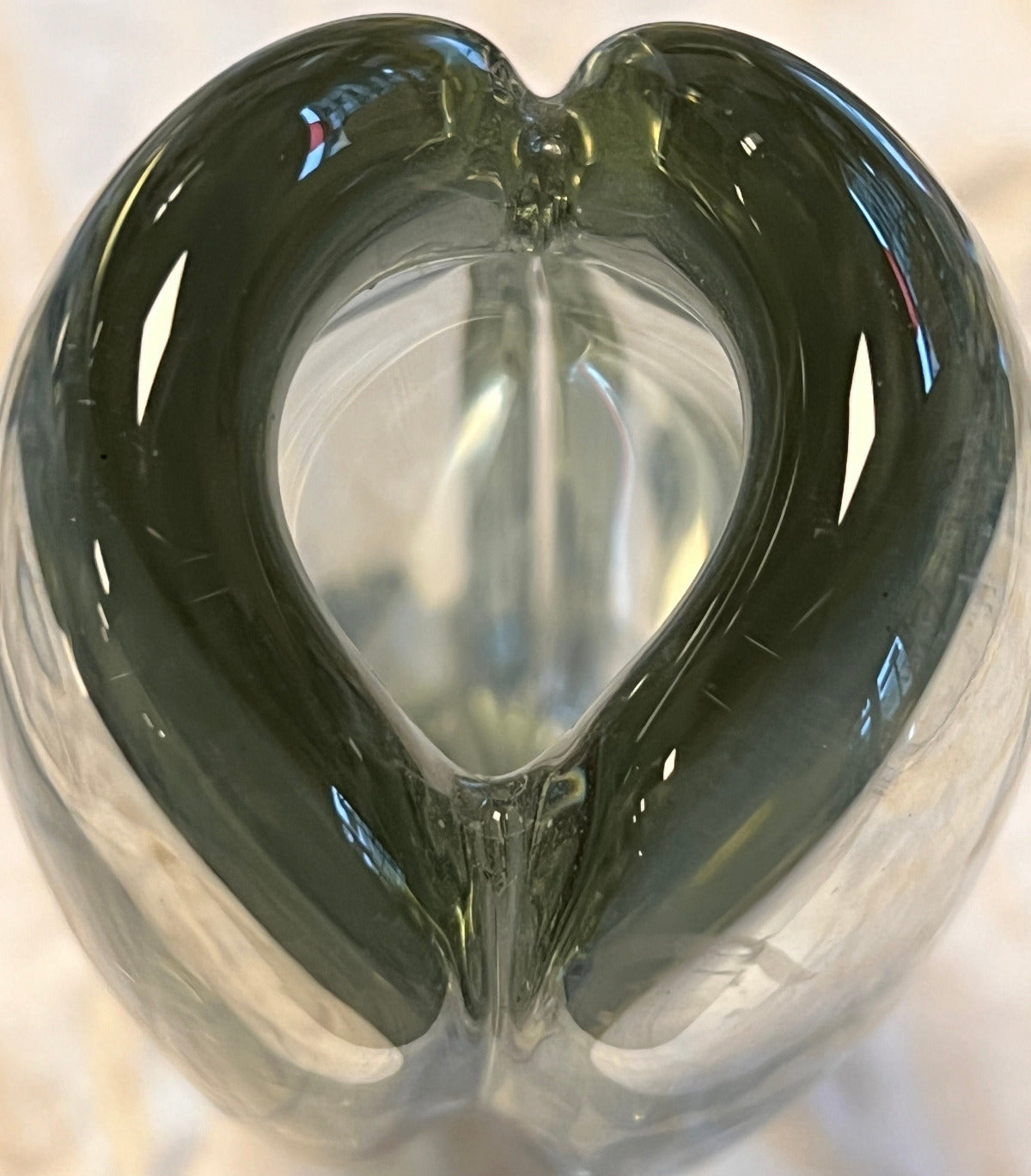 Kaj Frank har designat denna underbara glasvas 1958 för Nuutajärvi Notsjö, Finland.