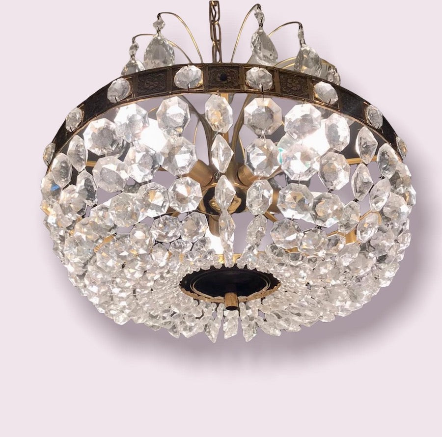 Kristallkrona i modernare design