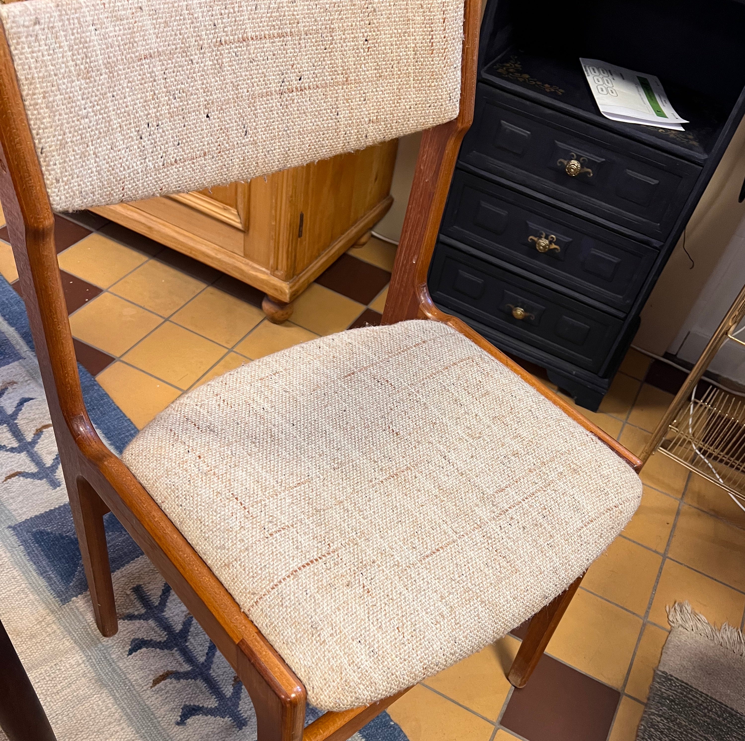 Buchs designstolar i olika färger