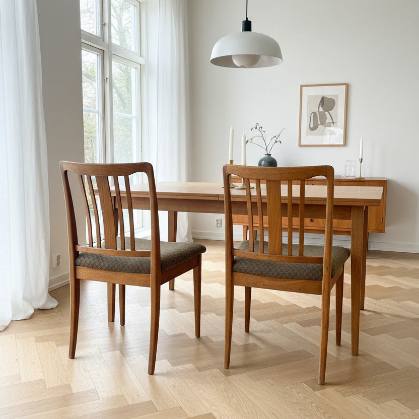 De här stolarna är väldigt typiska för skandinavisk design från sent 1950-tal eller 1960-tal. 
