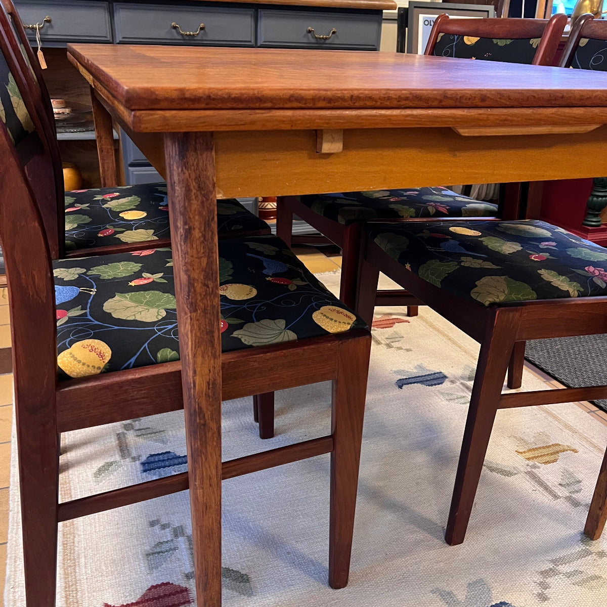 Ett bord att samlas kring – till vardag, fest och många middagar framöver.