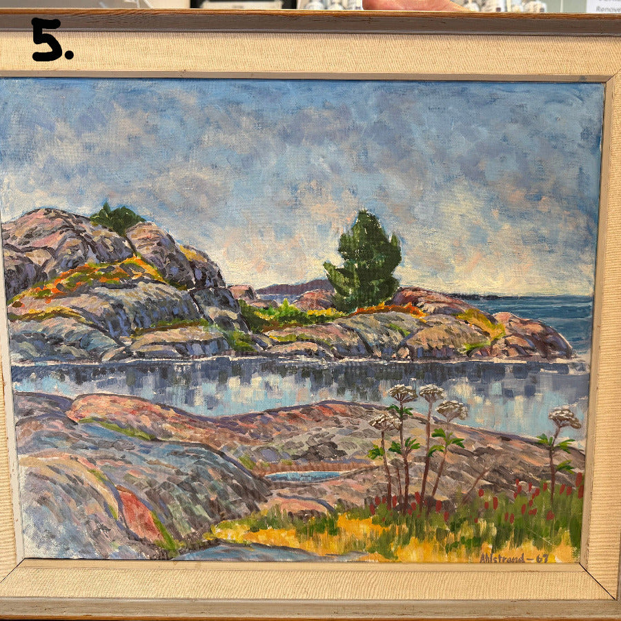 Ett färgstarkt kustlandskap från Bohuslän med klippor målat av Ahlstrand