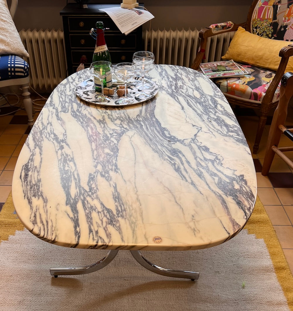 Elegant soffbord i marmor