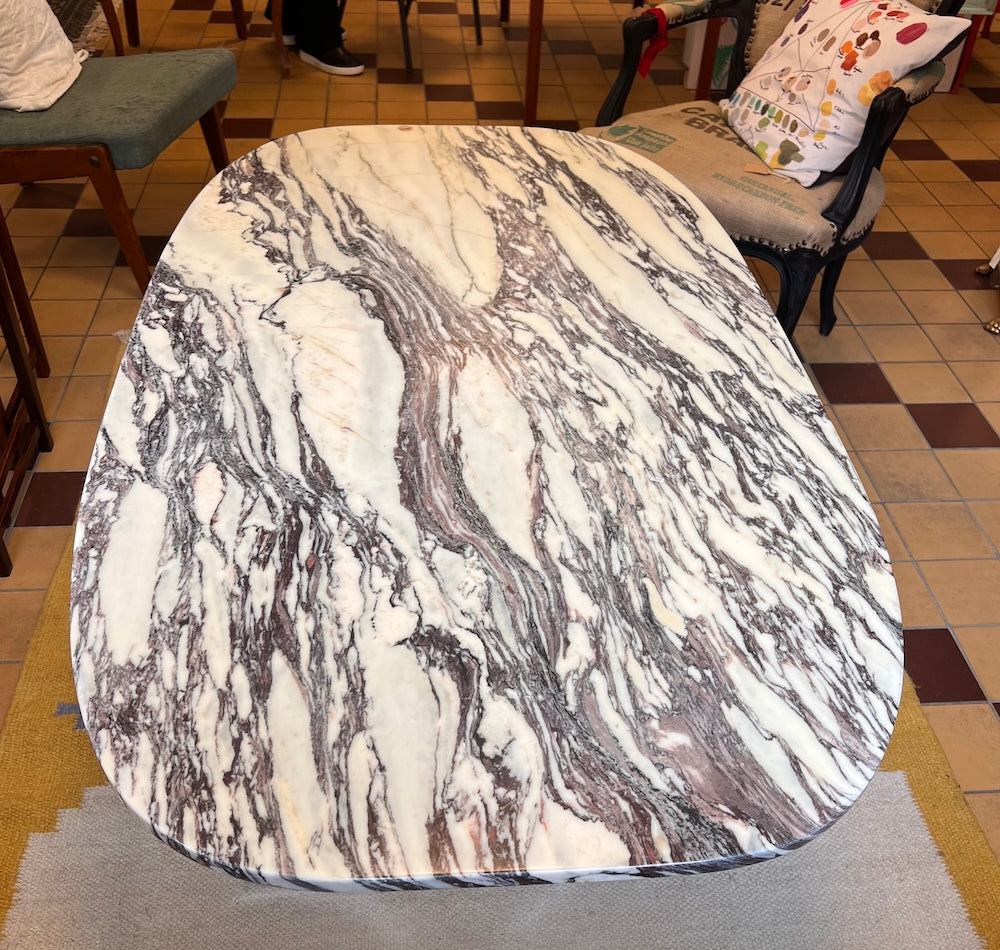 Elegant soffbord i marmor
