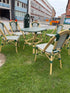 Charmig cafégrupp i fransk bistrostil