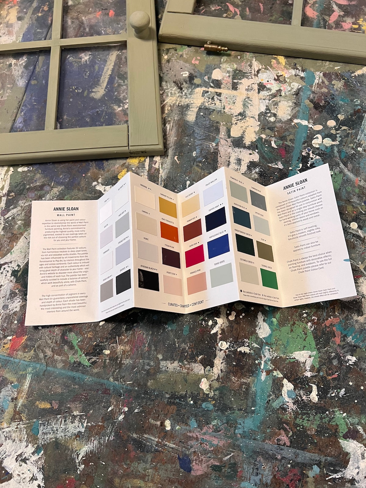 Färgkarta över Wall Paint och Satin Paint i 32 kulörer