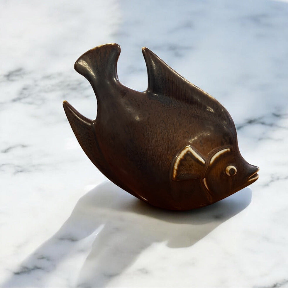 Fisk i stengods designad Gunnar Nylund