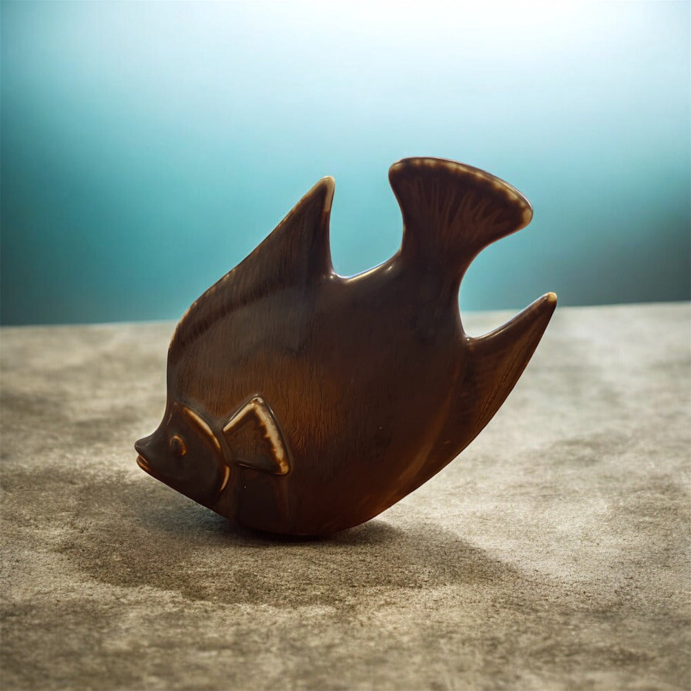 Gunnar Nylund har formgivit fisken i stengods.