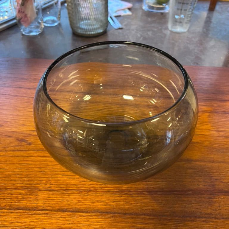 Rökfärgad glasskål