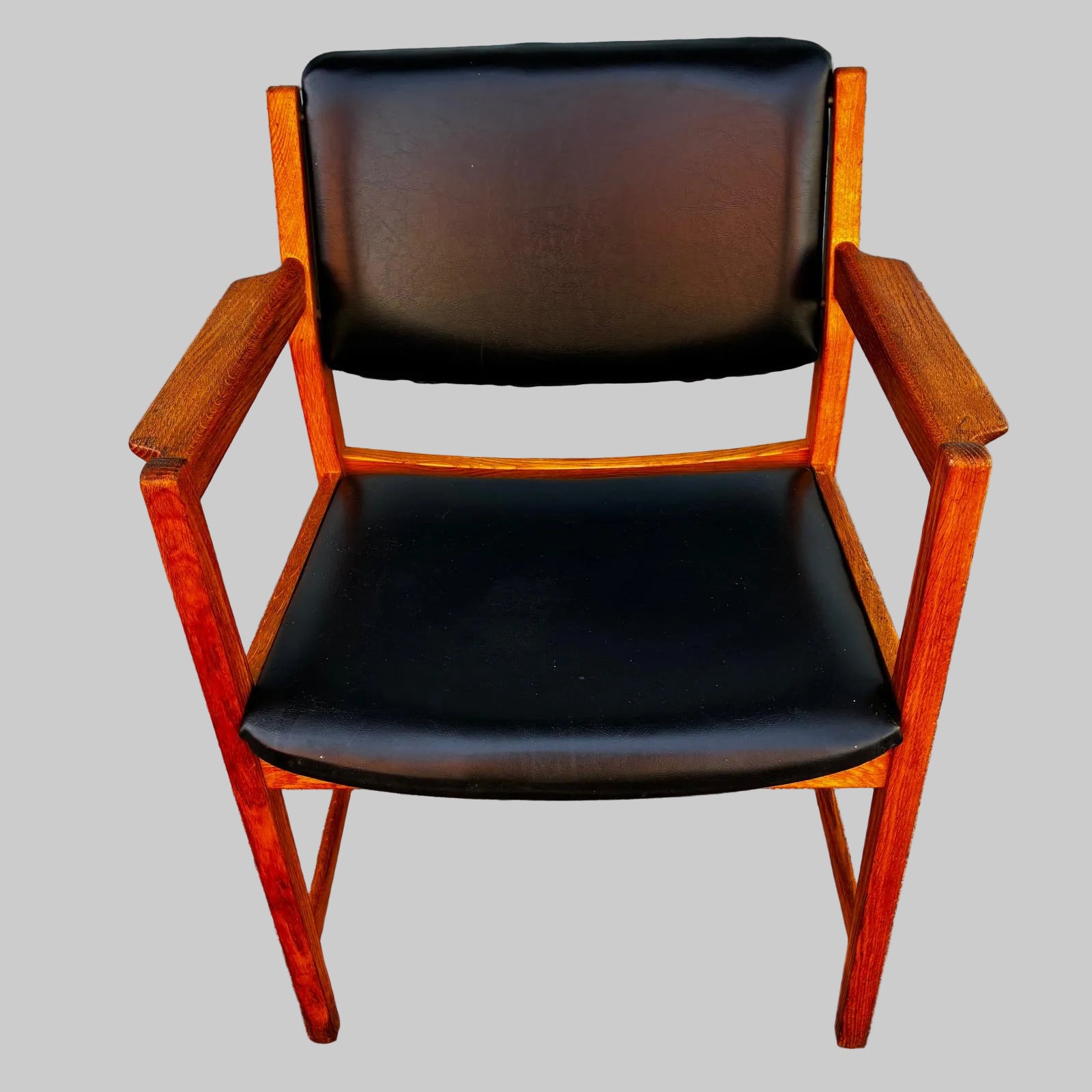 Modellen Carmen, formgiven av Bengt Ruda för IKEA under 1960-talet, har blivit ett samlarobjekt. 