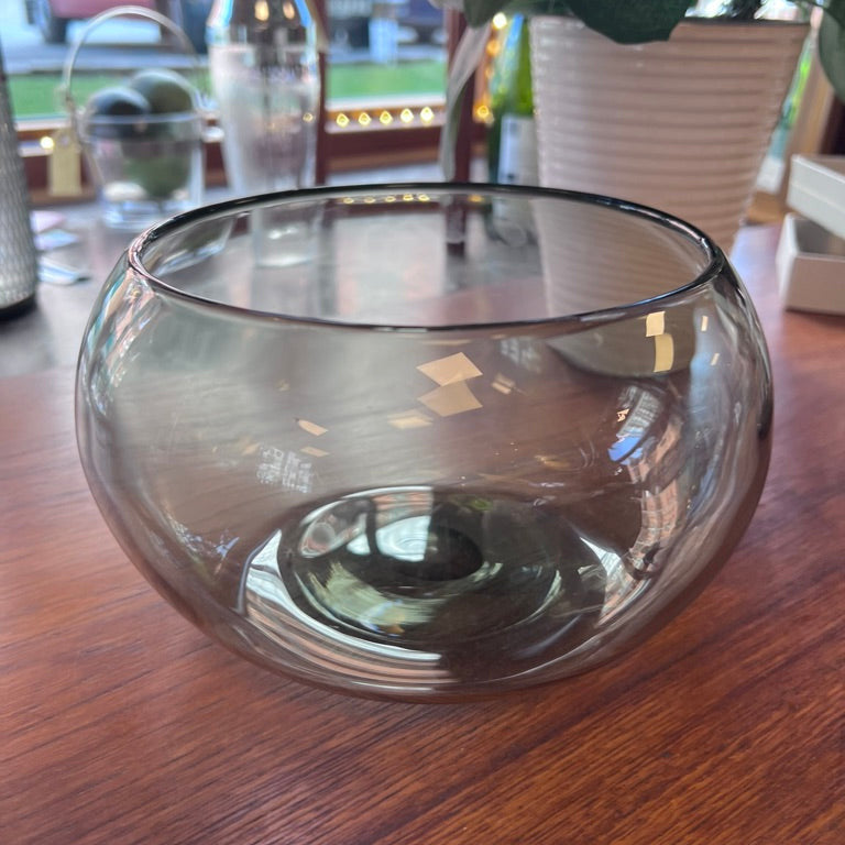 Rökfärgad glasskål