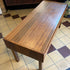 Låg möbel i teak – retro med vardaglig elegans