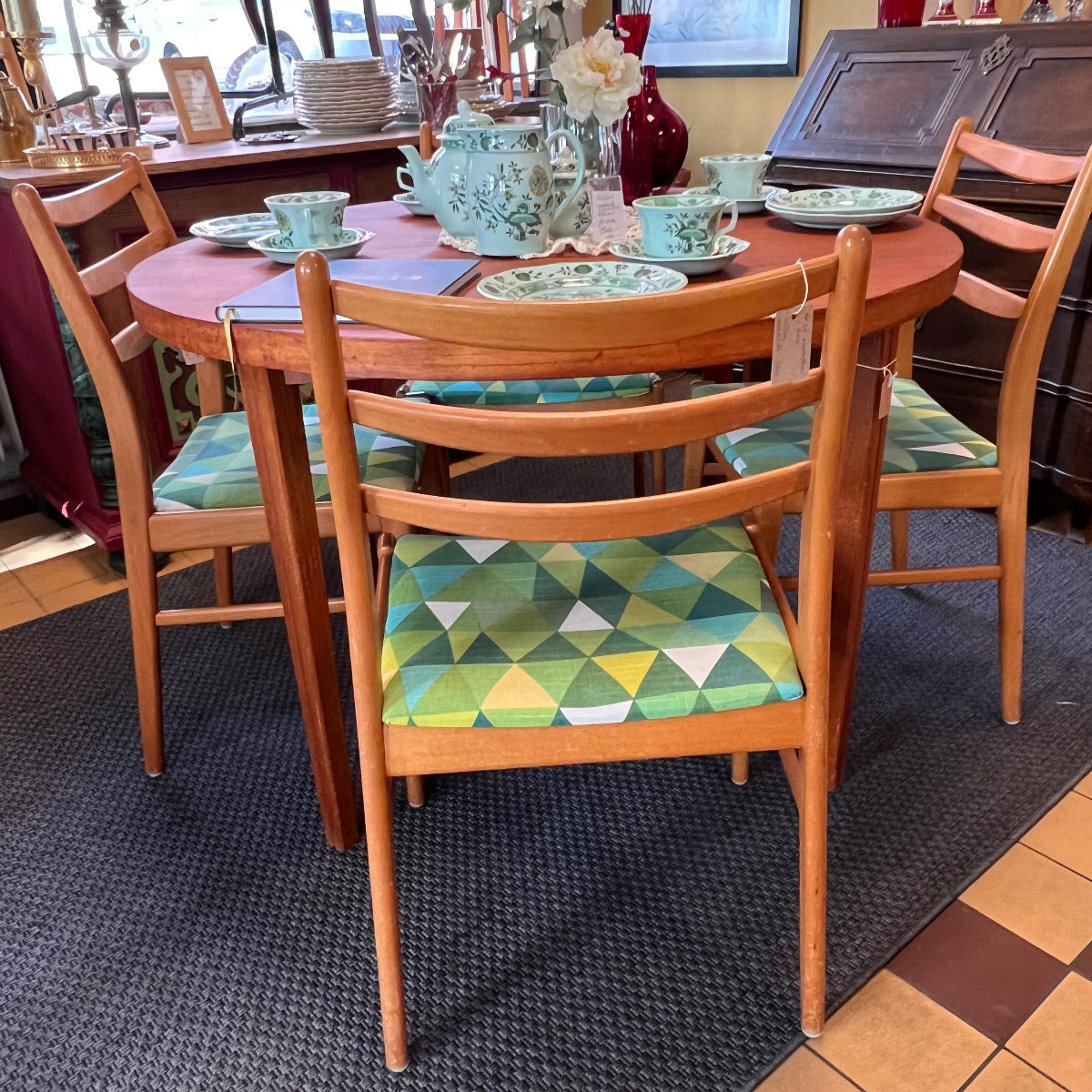 Fyra retrostolar i teak