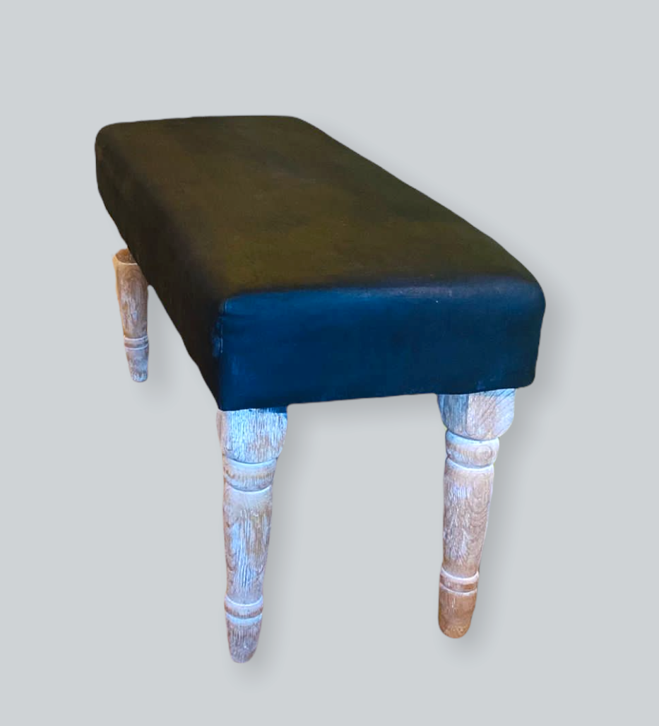 Modern sittpall i gustaviansk stil