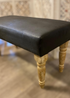 Modern sittpall i gustaviansk stil